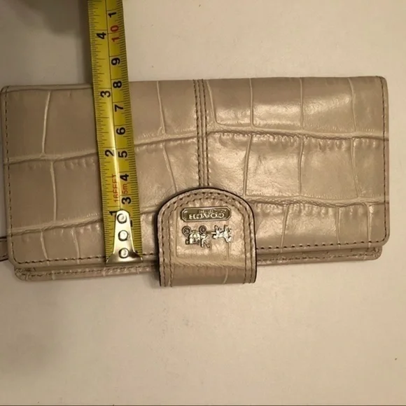 Coach Madison silver embossed leather wallet - Picture 3 of 5